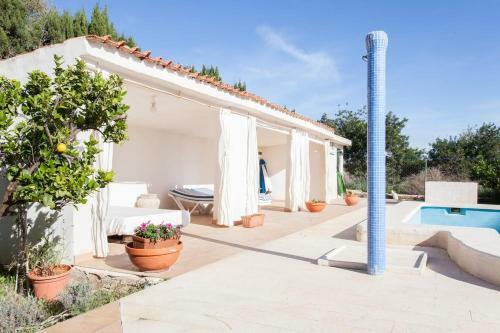 Charming Rural House And Pool 7 Min From The Beach
