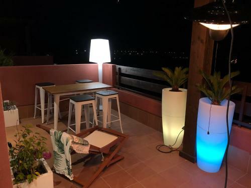 Apartamento �tico Playa Granada Golf + Piscina Con Jacuzzi