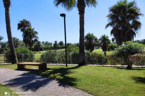 Elegante Apartamento En Playa Granada & Golf