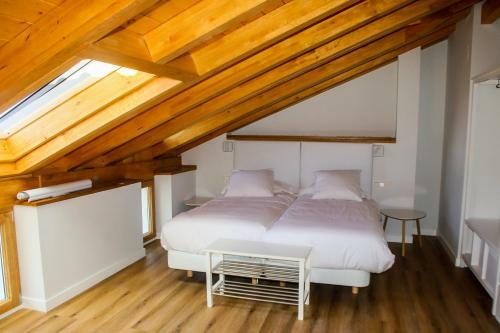 Apartamentos Mundaka Surf Camp
