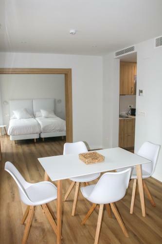 Apartamentos Mundaka Surf Camp