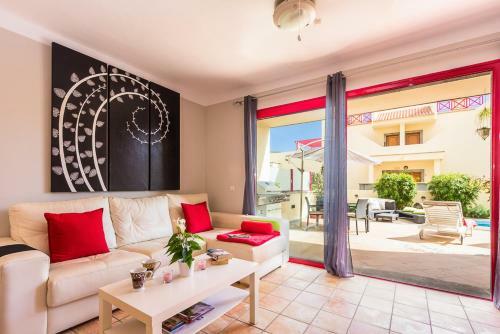 Residencial Beach Apartament Wiffi