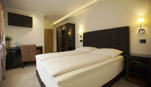 Hostal ?ad Apartments And Rooms
