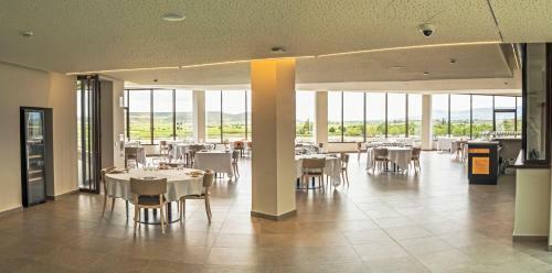 Hotel-bodega Fya By Carlos Bujanda Pi�rola