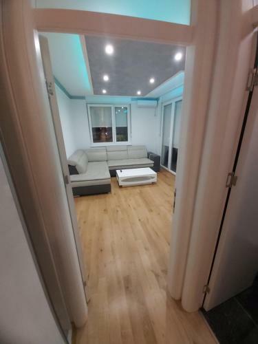 Silver Apartment