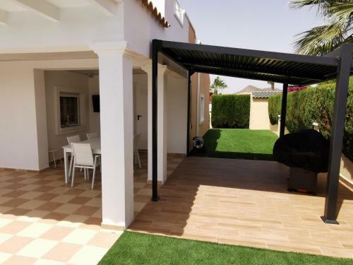 Villa De Lujo De 550 M2 Con Piscina Privada Y Barbacoa