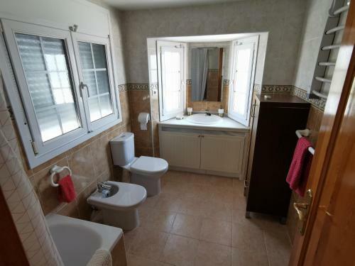 Villa De Lujo De 550 M2 Con Piscina Privada Y Barbacoa