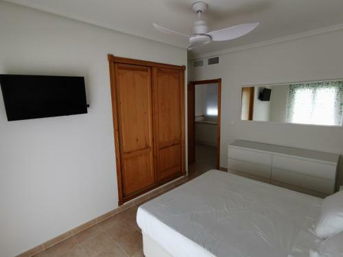 Villa De Lujo De 550 M2 Con Piscina Privada Y Barbacoa