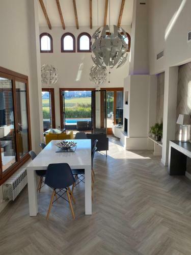 El Valle Signature Villa - Frontline Golf Villa With Private Pool