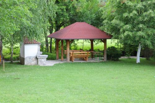 Home Eden Dobrenica