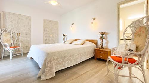Stunning Villa With Private Pool & Mountain Views