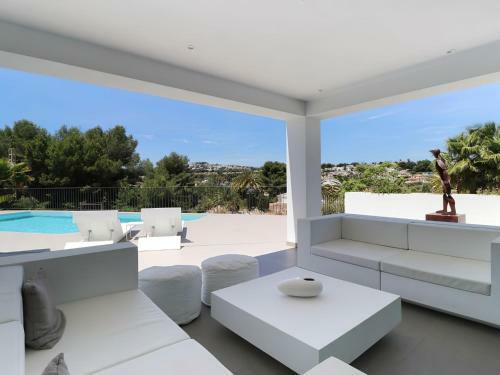 Villa Out Of The Blue