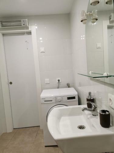 Apartamento Con Piscina A Unos Metros De La Playa