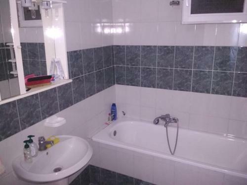 Hostal Guesthouse Celos