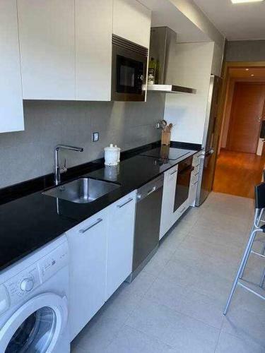 Apartamento Con Terraza En Nigr�n Playa Am�rica