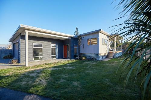 South Bay Getaway - Kaikoura Holiday Home