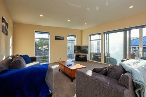 South Bay Getaway - Kaikoura Holiday Home
