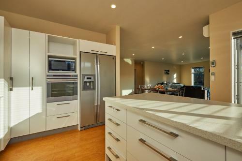 South Bay Getaway - Kaikoura Holiday Home