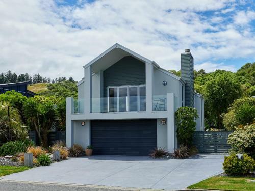 Seaside Serenity - Kaikoura Holiday Home