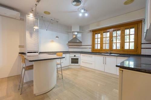 Villa Con Piscina En N�jar
