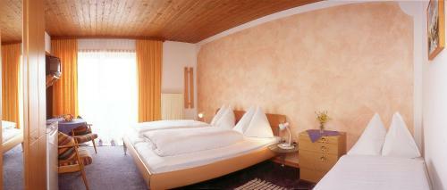 Hostal Pension Wieser "baschtlmai"