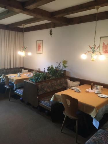 Hostal Pension Wieser "baschtlmai"