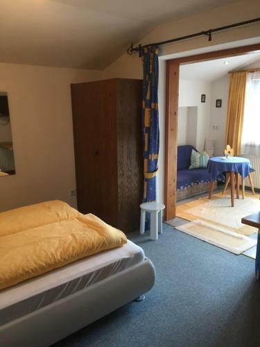 Hostal Pension Wieser "baschtlmai"