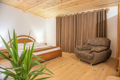 Villa Quattro Armenia - Comfortable Villa With Open Pool