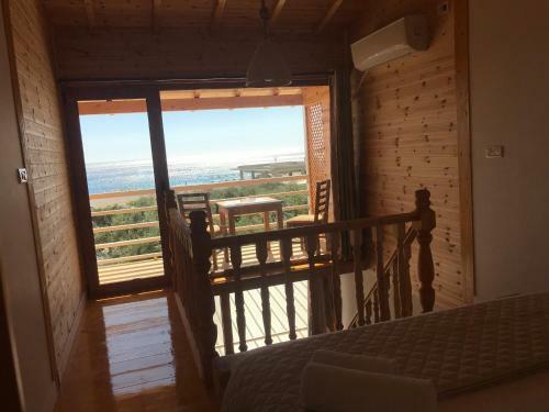 Hotel Nashos Deluxe Bungalows