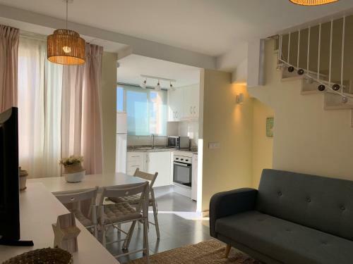 Chalet A Estrenar - Playa Oliva Nova. Piscina & Padel