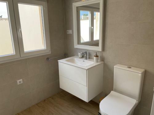 Chalet A Estrenar - Playa Oliva Nova. Piscina & Padel