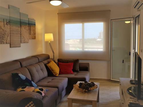 Apartamento Con Piscina Frente Al Mar. Oliva Nova