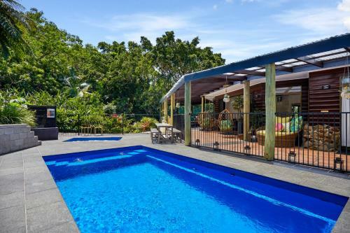 Aquila Retreat Mansion