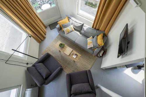 Shway60 Family House