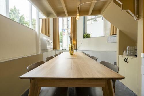 Shway60 Family House