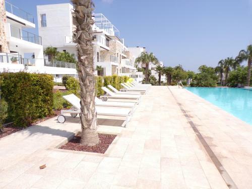 3 Bedroom Luxury Apartment Villamartin