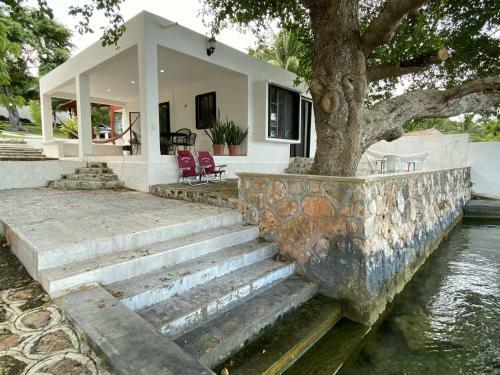 Casa Jardin Laguna