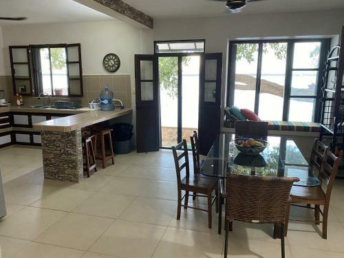 Casa Jardin Laguna