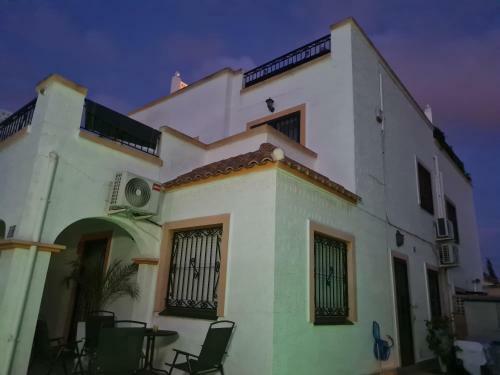 Villa With Private Pool And Rooftop Bar With Bbq
