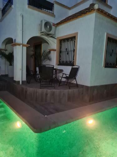 Villa With Private Pool And Rooftop Bar With Bbq