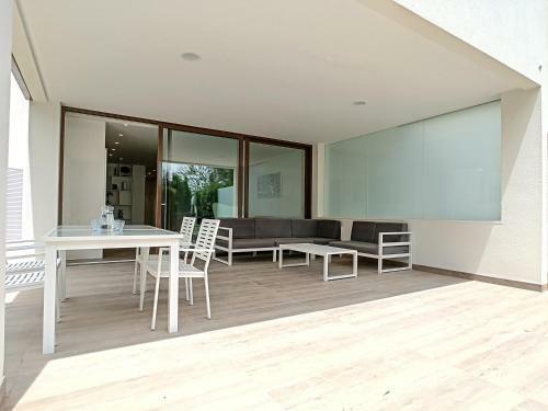 Acacia Golf Apartment @ Las Colinas Golf