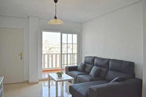 Top Floor Apartment With Private Roof Terrace.