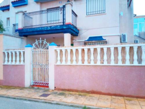 Chalet En Urbanizaci�n Privada Con Piscina