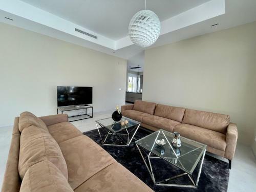 Luxury Seaside Villa With Private Pool In Cabo Roig