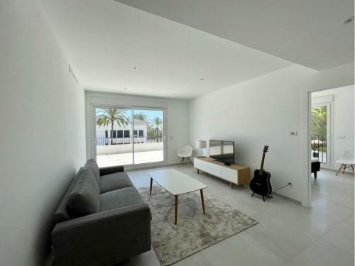 Luxury Seaside Villa With Private Pool In Cabo Roig