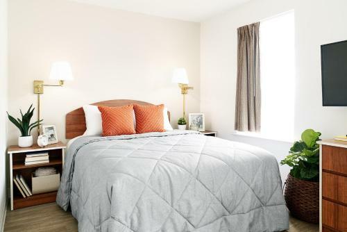 Hotel Intown Suites Extended Stay Mobile