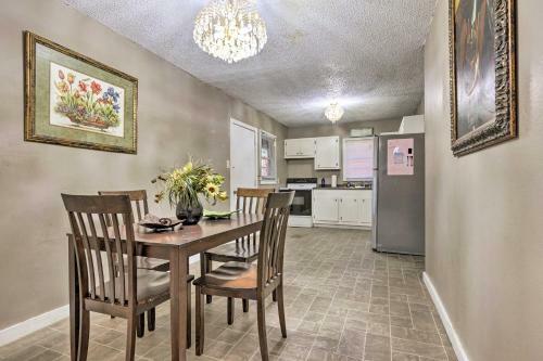 Welcoming Mobile Getaway About 11 Mi To Marinas!