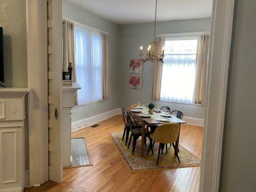 Apartamento Dauphin District Darling #1-downtown, Restaurants