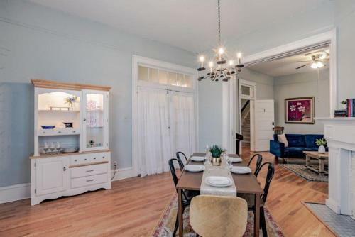 Apartamento Dauphin District Darling #1-downtown, Restaurants