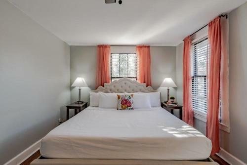 Apartamento Dauphin District Darling #4 Downtown, Dining